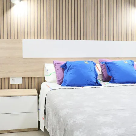 Happy Granadilla De Abona