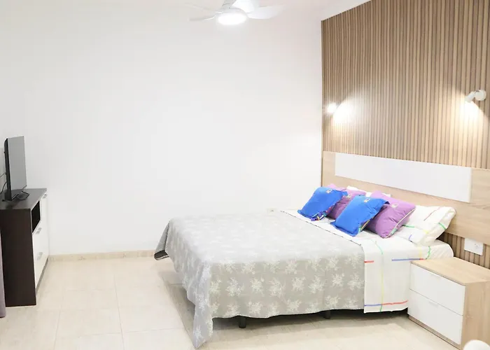 Happy Granadilla De Abona